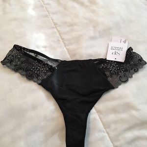 Simone Perele Delice Thong Size M NWT